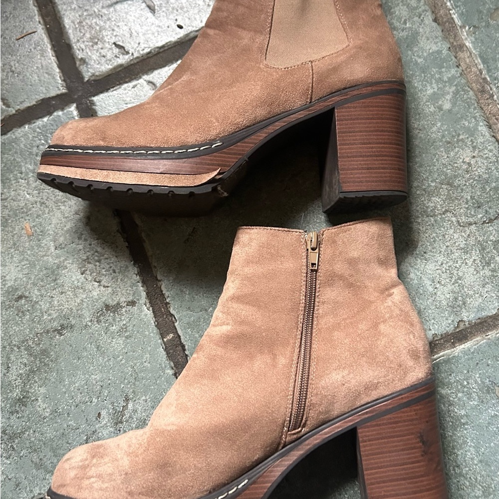 Pierre Dumas Tan Suede Heeled Boots